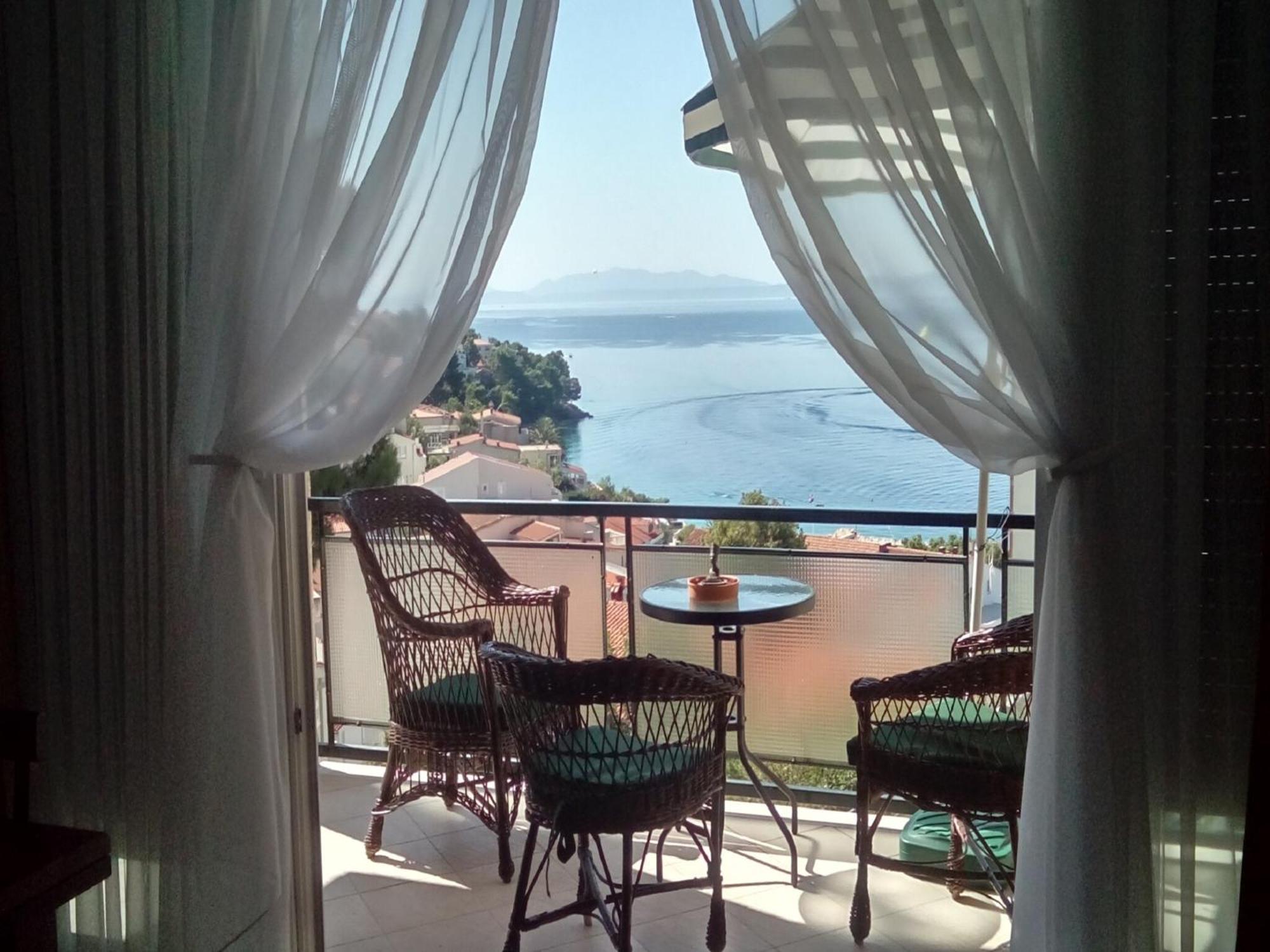 Cozy Apartment With A Balcony And A Sea View Brela Exterior photo